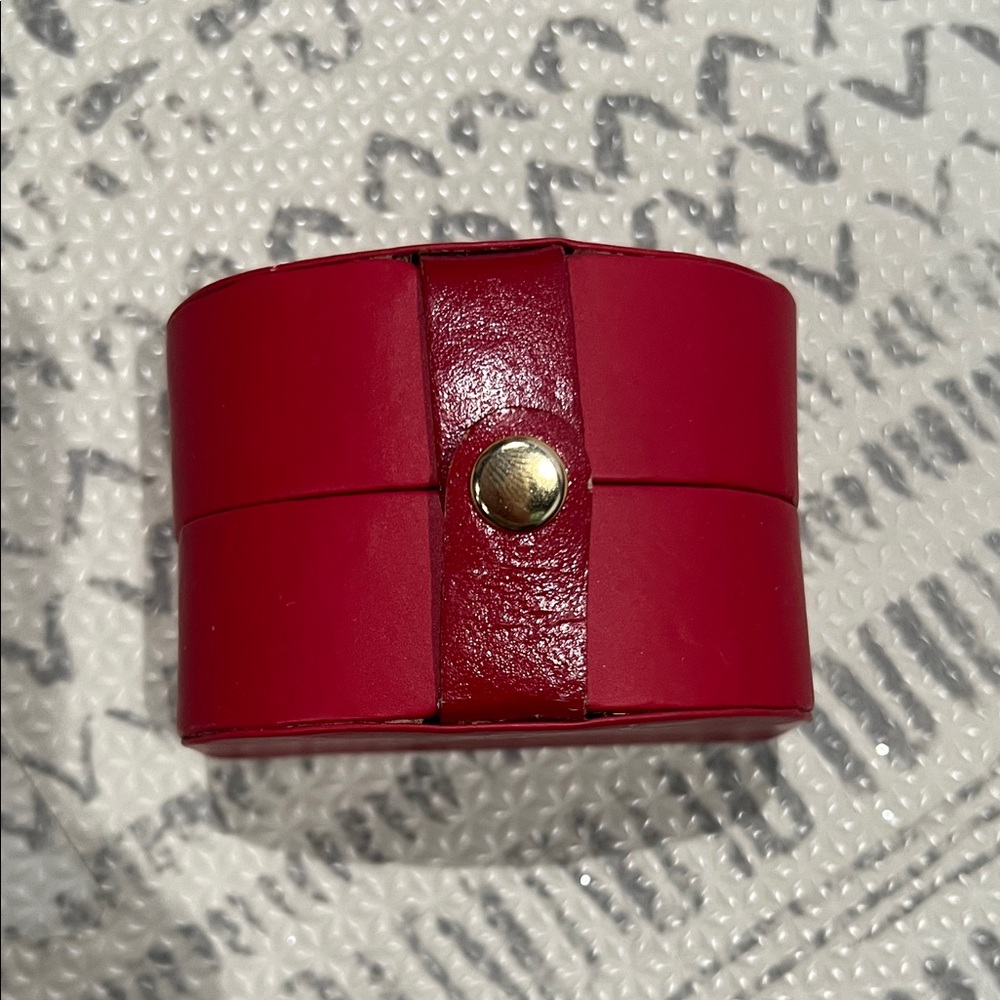 🔑 Vintage Red Leather Oval Jewelry Box Set w/ Key - Picture 9 of 13